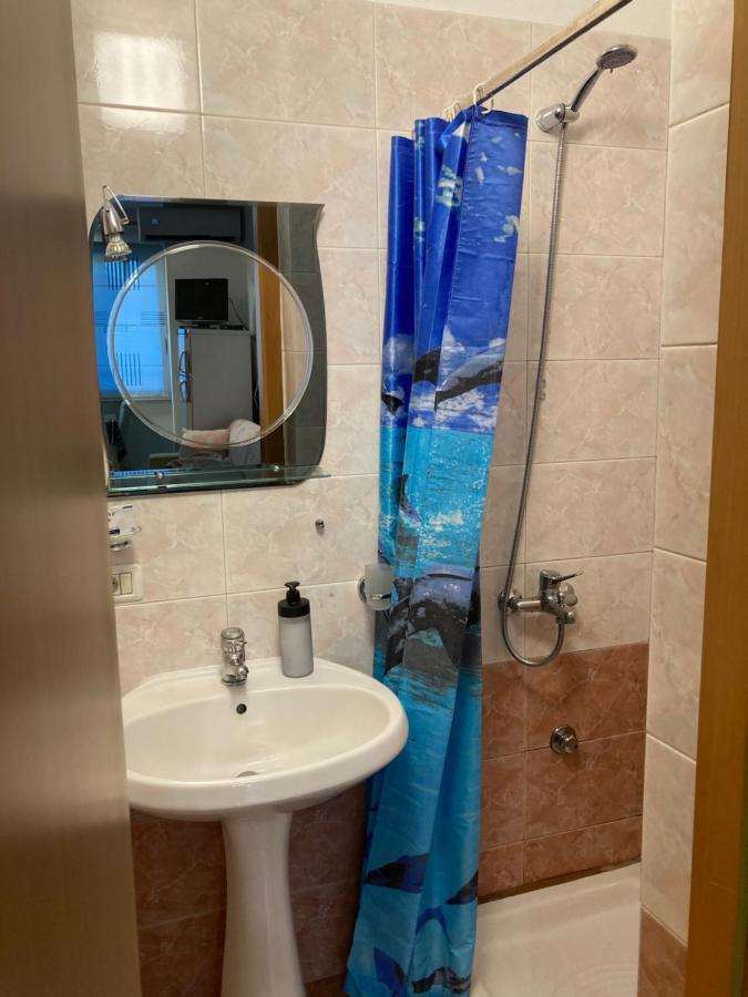 Piazza Center Studio Тирана Экстерьер фото